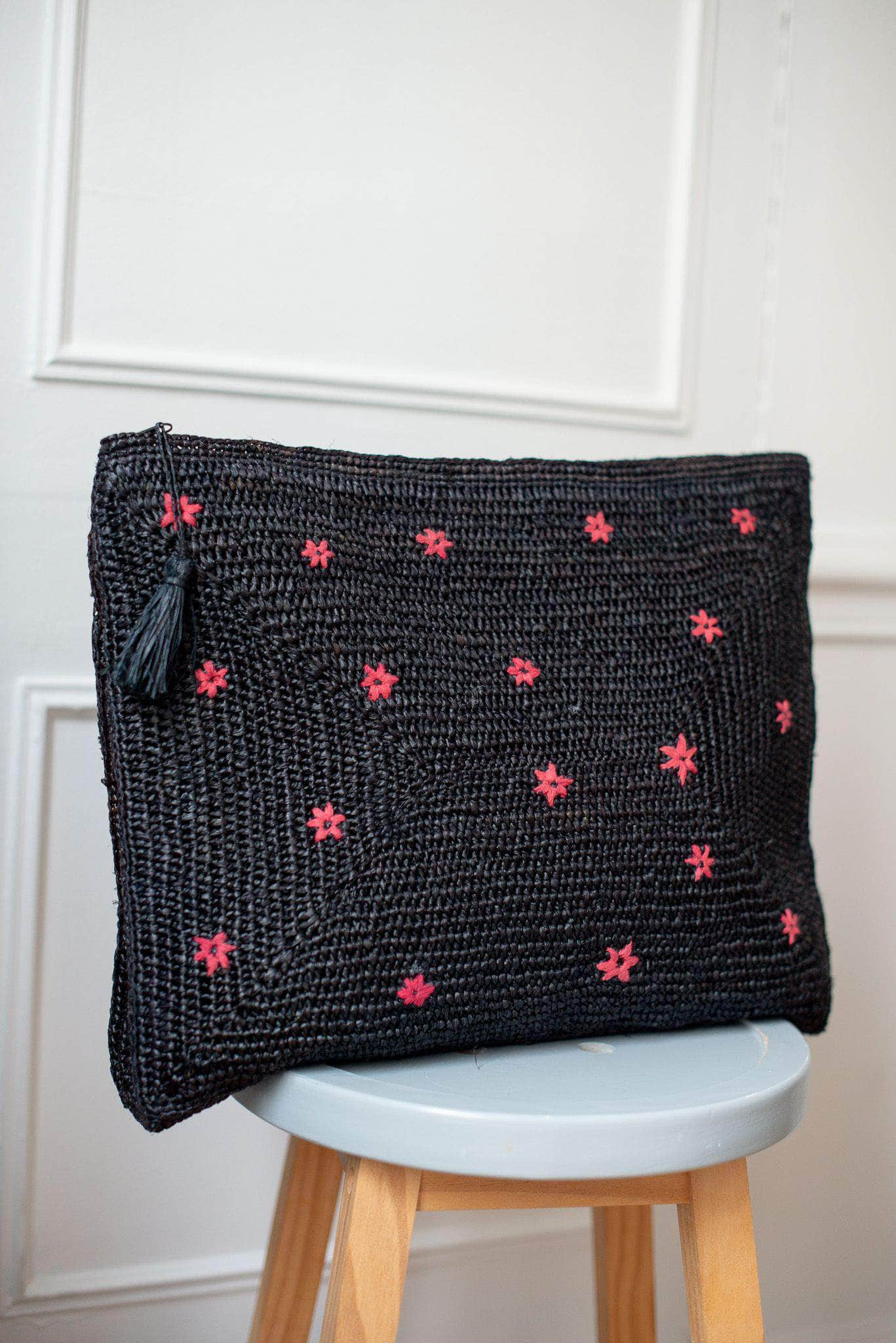 POUMPOUM XXX POCHETTE POCHETTE RAPHIA CROCHET - FLEURS - ROUGE